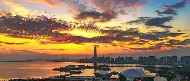 中国最具人气的10大旅游城市，杭州没有上榜，排第一的果然是它！