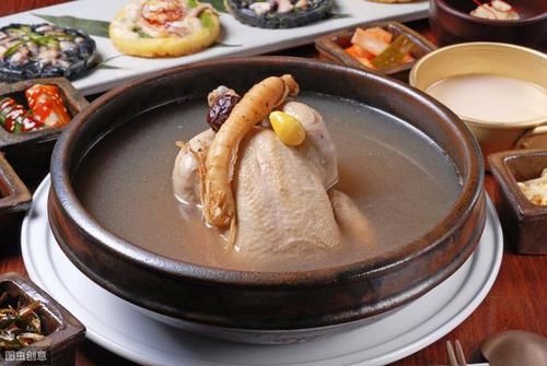「鸡汤」药膳鸡汤功效多,体质弱者要慎喝