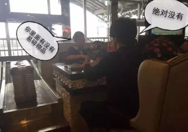 薛之谦发博公布当爸爸的消息，拿亲儿子作秀薛之谦表演型人格悲哀