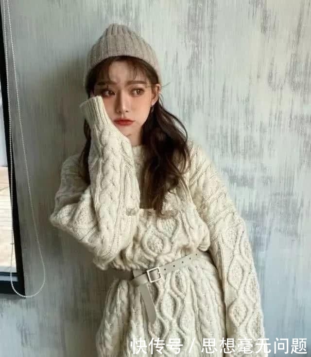  [紧身裤]建议小个子女生：别总穿棉服＋紧身裤，2020流行这样穿很显高