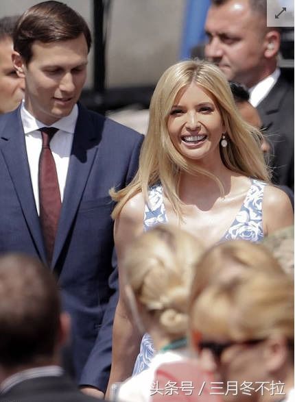 碎花裙伊万卡携库什纳亮相德国，身材太傲人，网友:又撒狗粮了