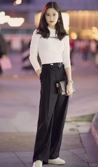 自信|街拍:优雅端庄的美女,彰显自信从容的魅力