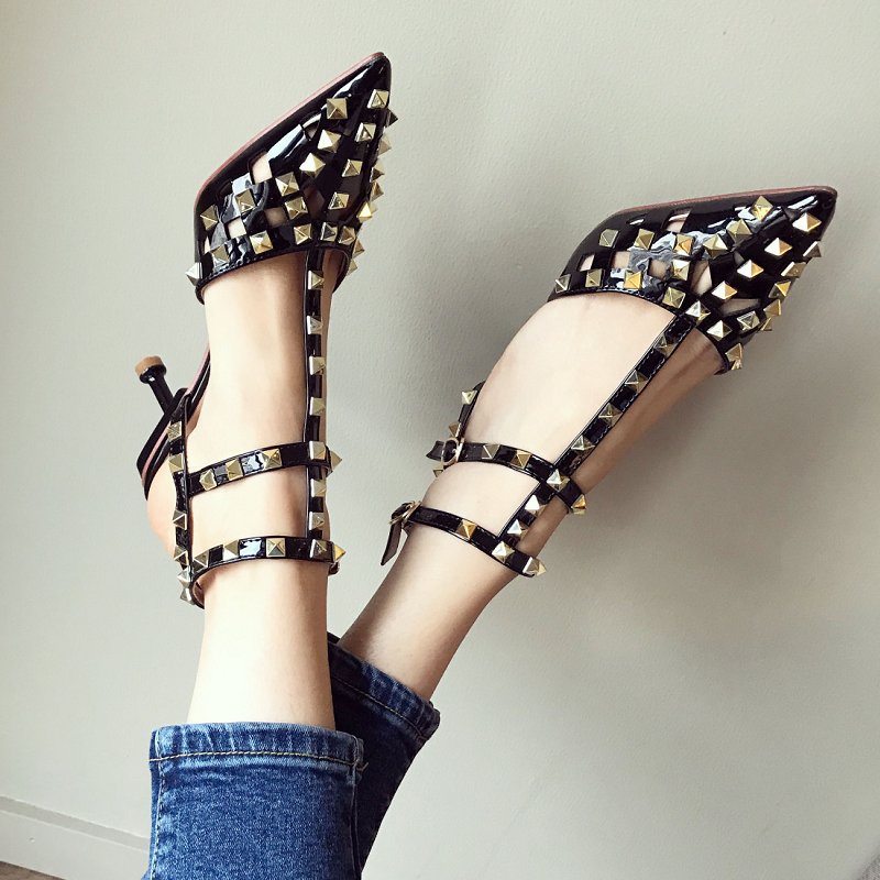 讲真的!像这样时髦的高跟鞋，我还是头一次见，穿上美到怀疑人生