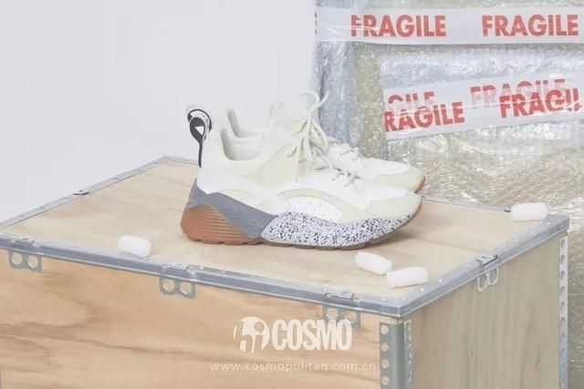 吴宣仪这双球鞋要火