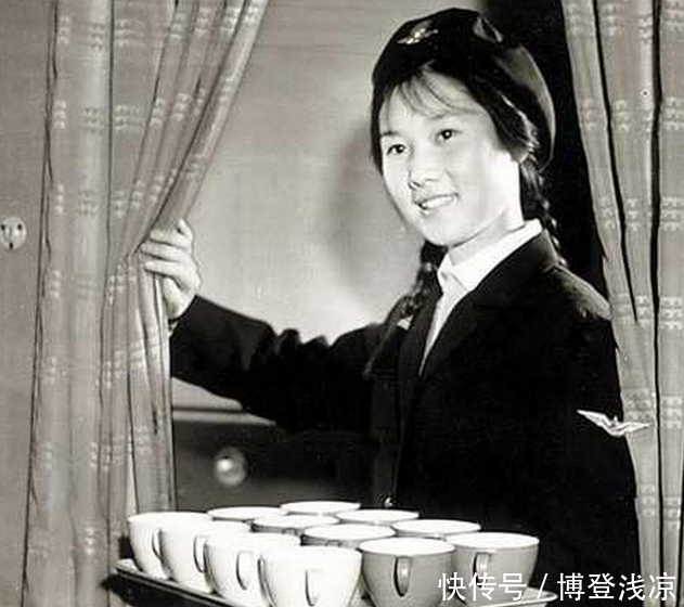 1982年民航空姐老照片曝光 那时候喝茅台不要钱！