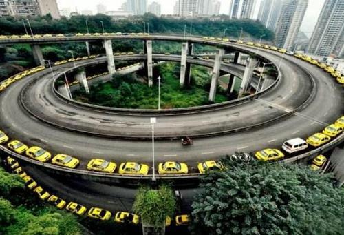 德国游客到中国，回国后感叹直言：中国城市交通真可怕