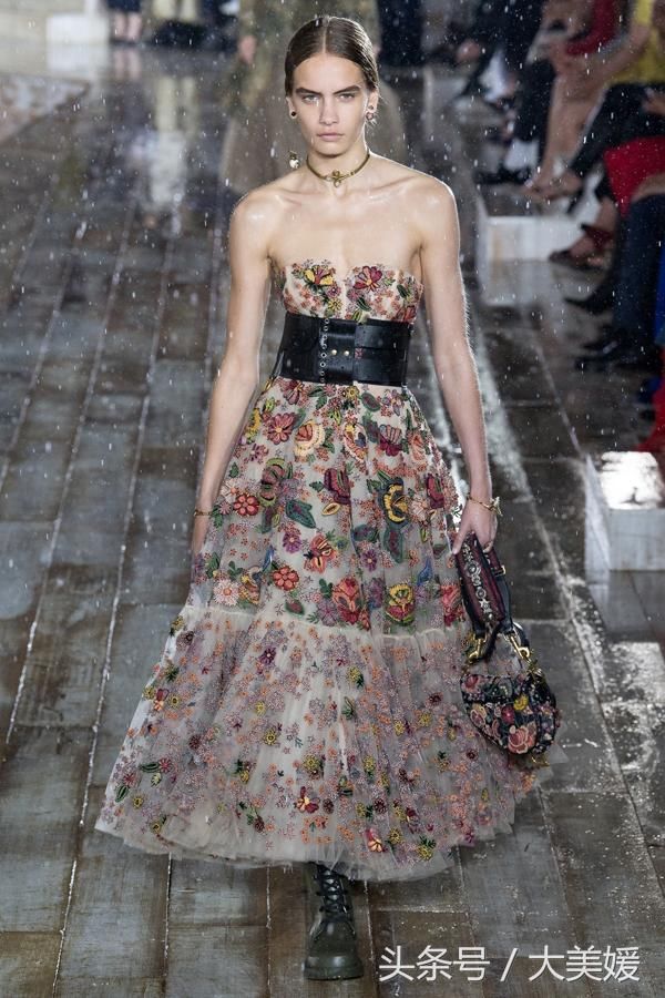 大美媛服饰迪奥2019早春度假系列时装秀