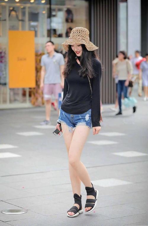 路人街拍,长得好看穿啥都美
