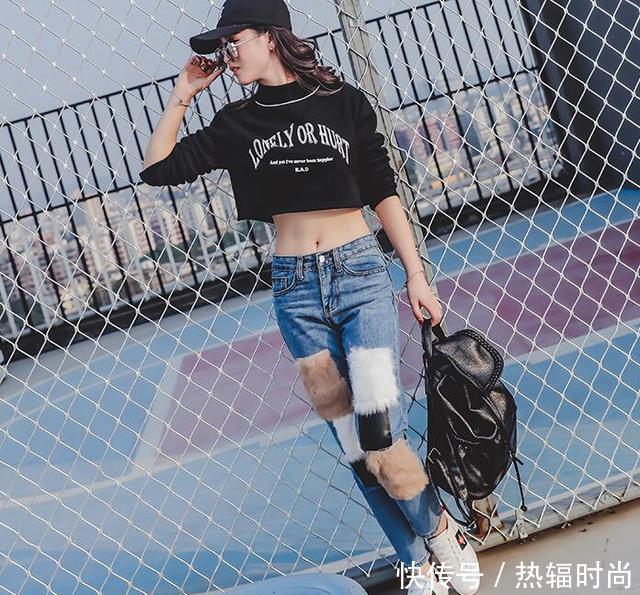 陈妍希一家三口现身机场, 大家却被她脚上的鞋子圈粉, 真心好看