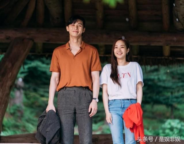 《金秘书》朴敏英十二套造型，第三套精致，第九套彰显女神范