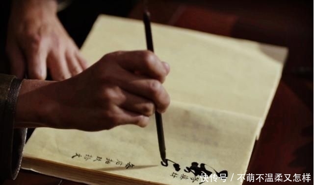 『黄麟』大臣怒斥朱元璋抄袭,朱元璋听完大臣的解释后:重重有赏