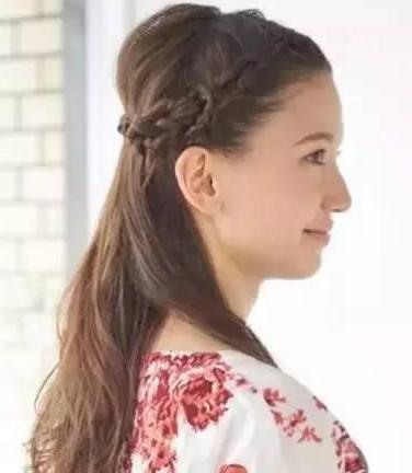 长发怎么扎好看，四步编发浪漫吸睛！