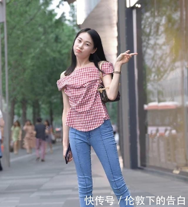  气质|百搭不过牛仔裤,穿上美感十足,彰显女神时尚魅力,散发青春气质
