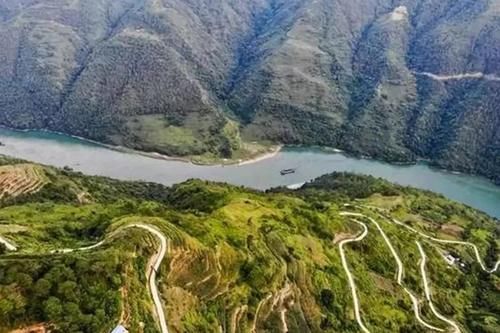  [中国]中国再创世界奇迹，横断山脉万米隧道被打通，被联合国认