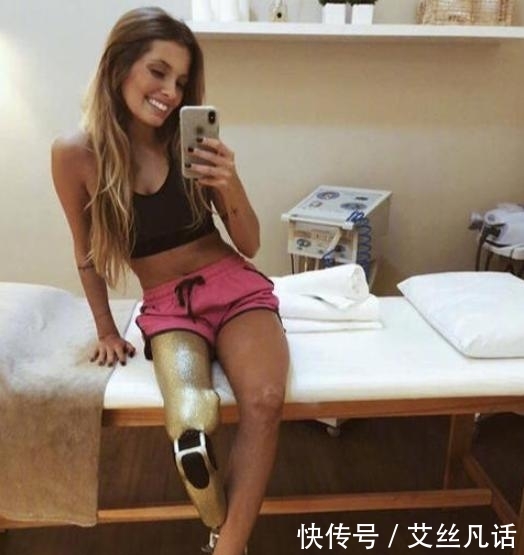 『自信』巴西超模一条腿秀身材,而这个舞蹈老师更强大,没小腿二婚也幸福