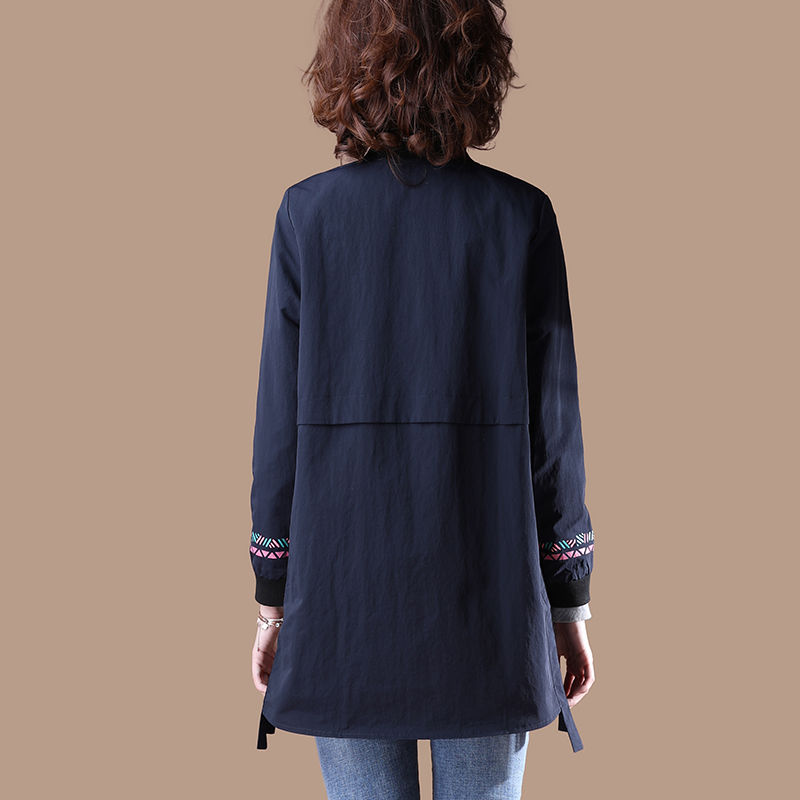 女人若不差钱，强烈建议穿这几款秋装，配烟管裤，减龄十岁都不止