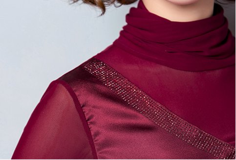 不是吹!我妈今年55还像28，只因懂穿这“打底衫，想不嫩都难