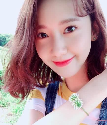  显眼：明星网红都离不开的最爱用美瞳色系！不用画眼妆就显眼大！