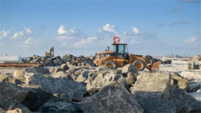 厉害了我的国!填海造岛建机场，外国网友:中国技术值得信任!