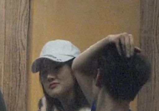 网传秦俊杰袁冰妍举止暧昧，后证实为借位造谣，网友：该消停了！