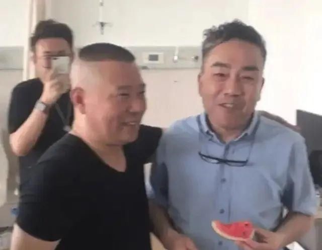  「巴掌」相声界最牛的人！郭德纲被他扇巴掌反赔笑脸，住3千平豪宅富得流油