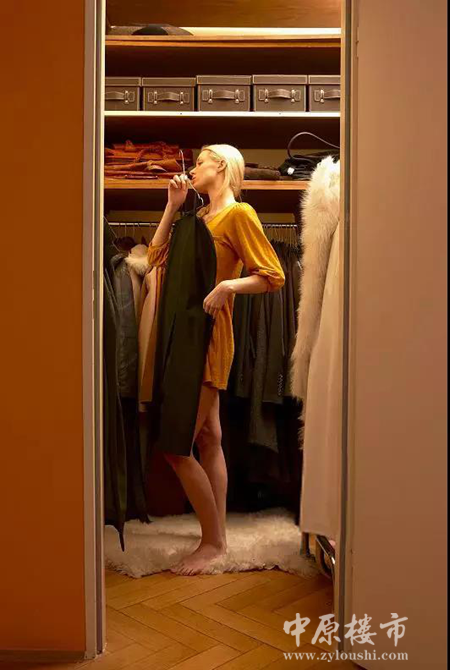 加冕女王的百变之道:用365种造型美出天际!