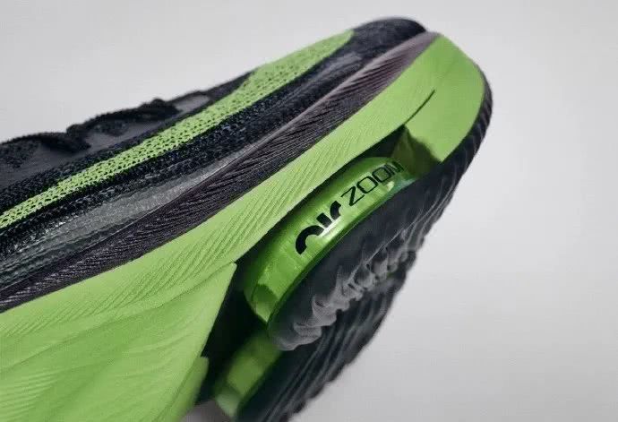  公里|全新Air Zoom alphafly next%跑鞋每公里售价3.80美元，比坐出租车还贵