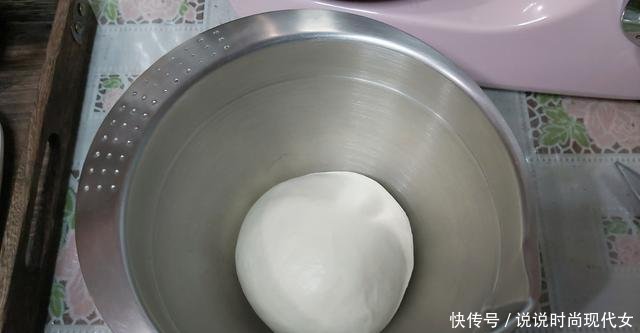  『发酵』小朋友非常喜欢的小餐包，蓝莓果酱夹心小餐包，简单易作酸甜可口