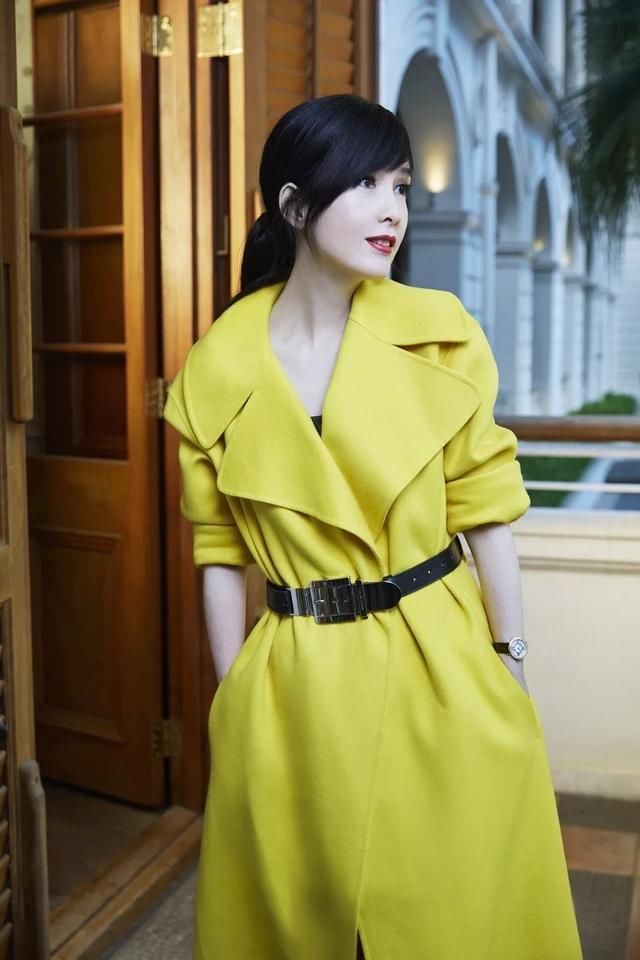 脂玫乐文章分享：48岁莫文蔚、51岁周慧敏的腿！20岁的我败了~