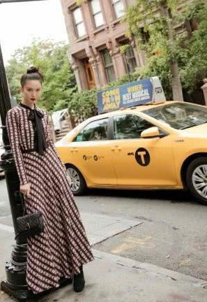 纽约时装周众星云集，最有看头的却是她，分分钟碾压韩国女神！