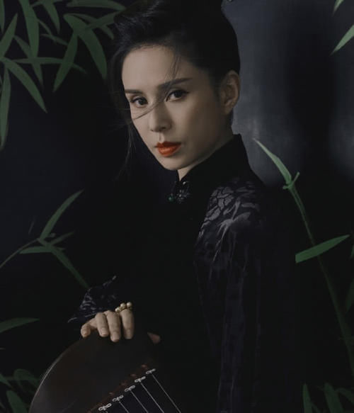 【神仙姐姐】旗袍照惊艳全网,还是当年的神仙姐姐,这颜值真52岁了吗?