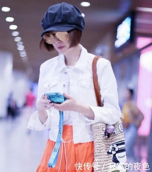 「 少女」气质比王菲还强，“发福”后的鲁豫简直了机场露面嫩如少女