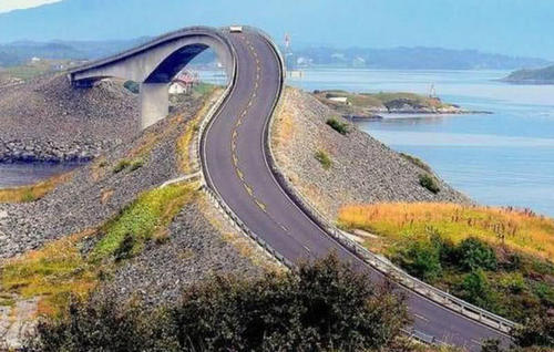 全球最具欺骗性的一座大桥，老司机都会觉得断了，在上面非常害怕