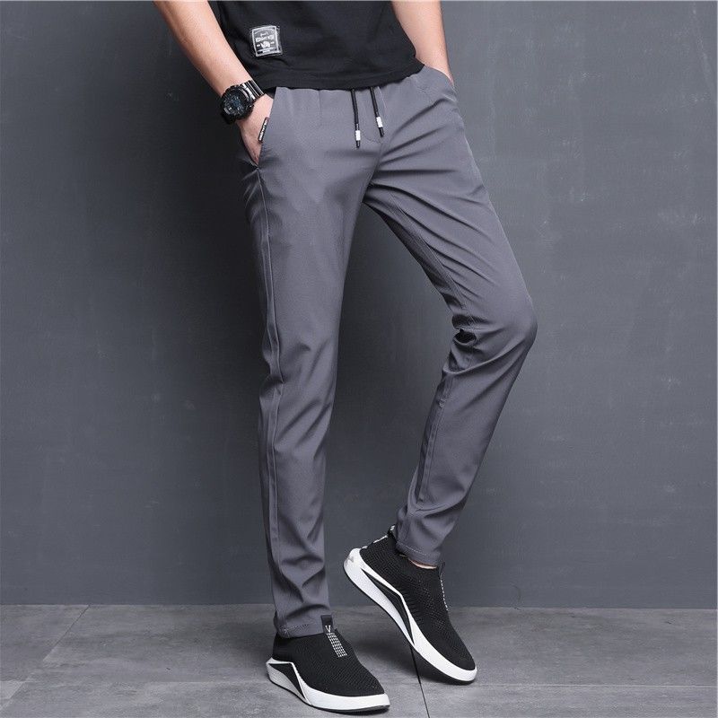 男人爱抽烟，最好穿的年轻点!瞧瞧下图50岁男人，女人看见就夸