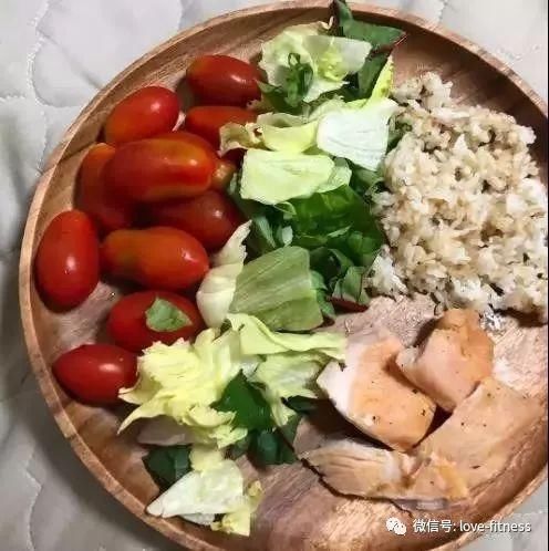 从100公斤减到50公斤，如今她漂亮到亲妈不敢认!