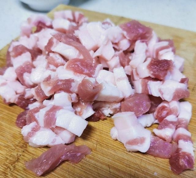  【台式】台式卤肉饭，香甜软糯的卤肉丁配一口劲道的米饭，越想越饿