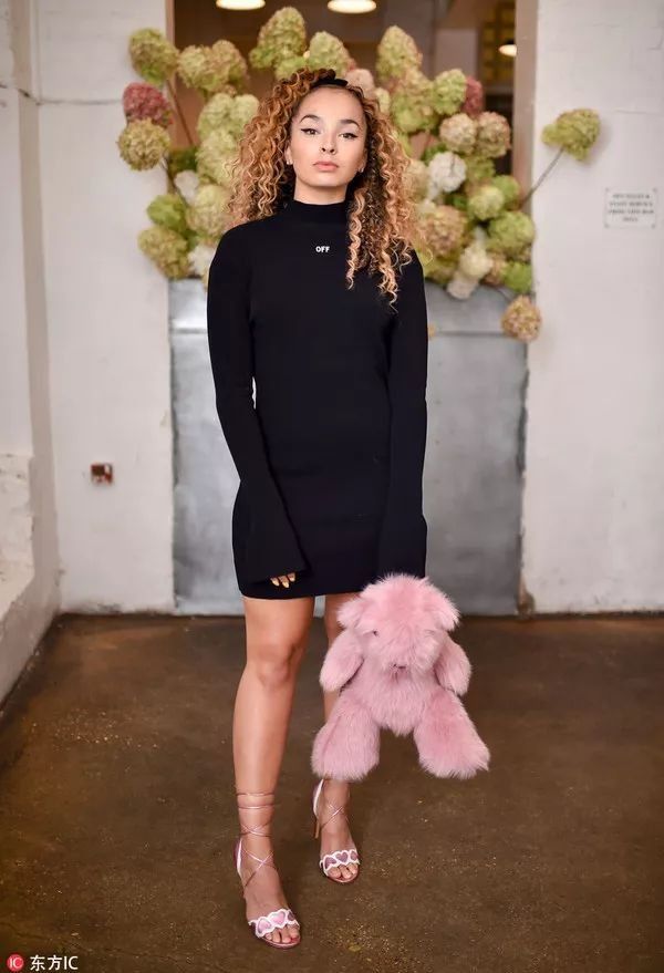 带喵星人出门还是汪星人呢?今年最流行的包包是它们!