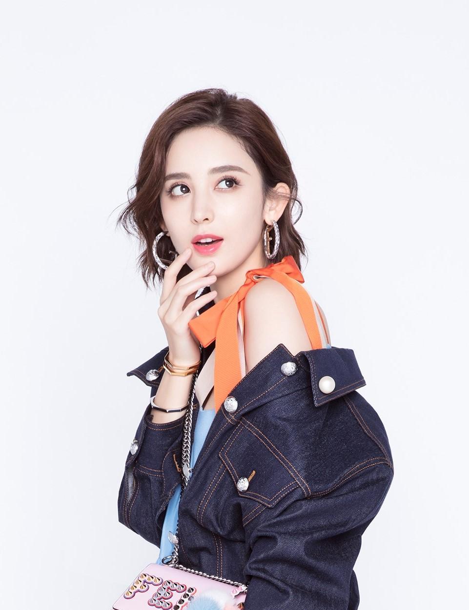 以为娜扎、景甜的大耳环够美, 结果被宋茜和杨幂的造型帅一脸!