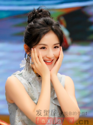 夏季清新甜美女生丸子头 清纯灵动显气质