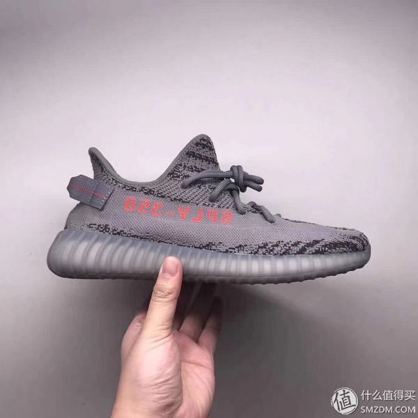 还记得侃爷当初那句人手一双YEZZY吗?