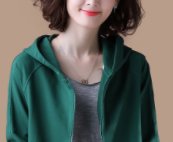 一米六以下女人,今秋不要穿风衣,多穿这种秋开衫,时髦显腿长