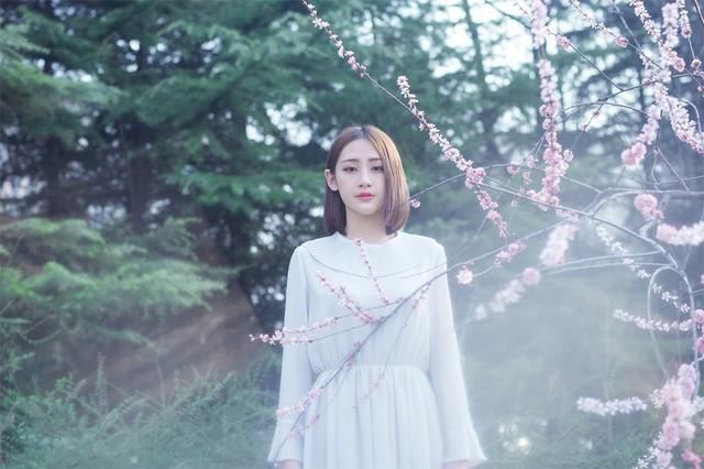 长相一般,却最耐看的3星座,气质出尘,女人味十足,越看越漂亮