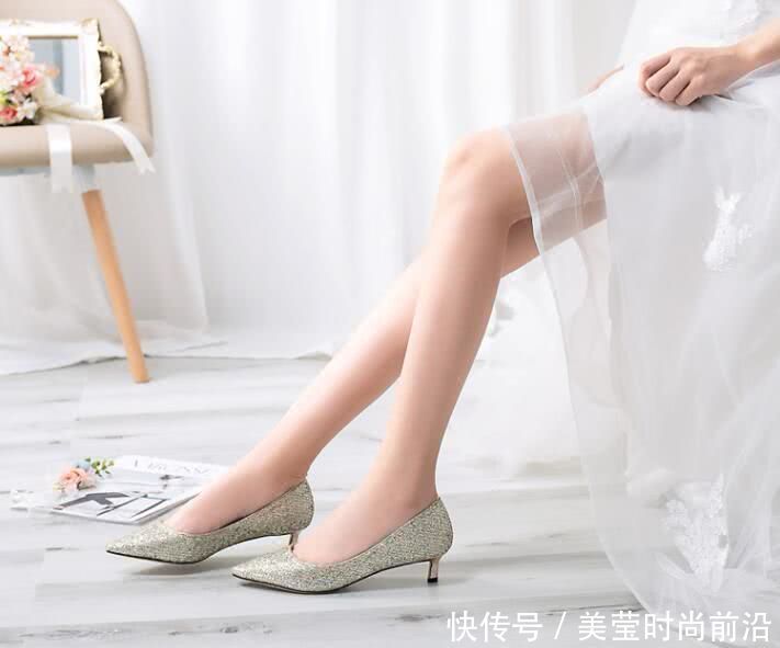 约会什么样的高跟鞋，唯美的尖头高跟让你气质翻倍
