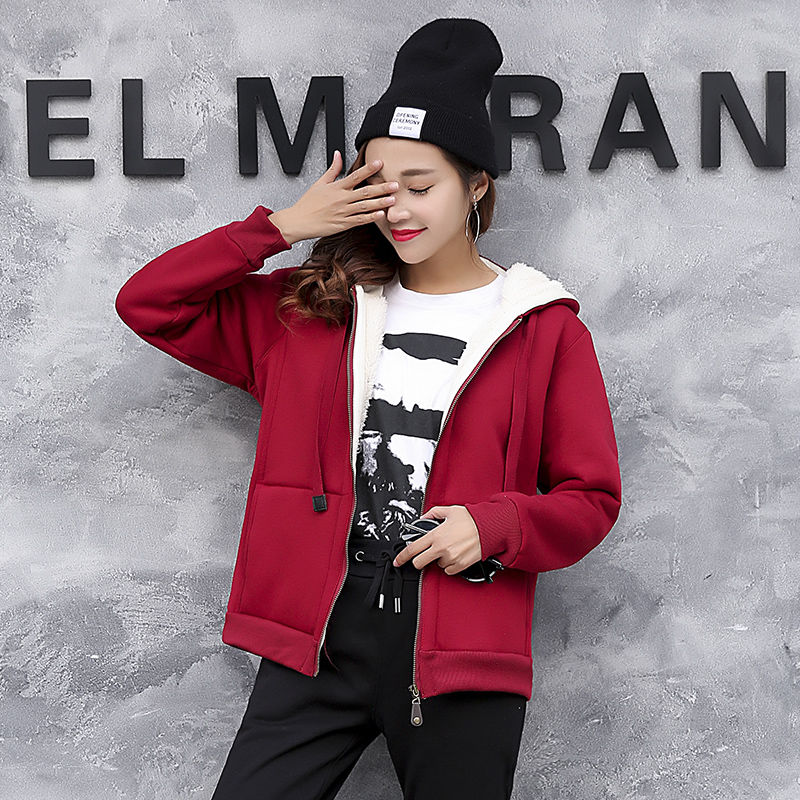 无意中发现:薄秋装，竟比旗袍还洋气，减龄暖和，比羊绒衫还洋气