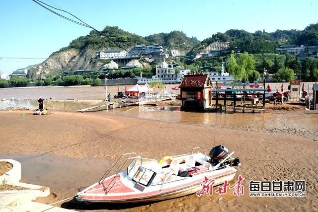 黄河水终于退了，岸边成了这样