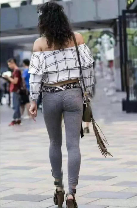 经典百搭的打底裤，穿上出街显得时尚又洋气