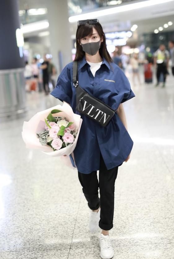 张天爱不就是剪了新刘海吗?怎么搞的跟换了一个人一样!