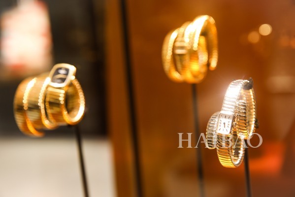 宝格丽 (Bulgari) LVCEA Tubogas光环腕表展