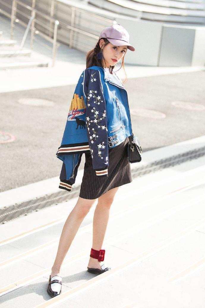 祝绪丹穿小短裙腿型不比杨幂差, 网友: 比老板美, 怎么会红?