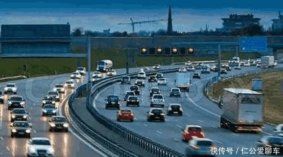 100公里路程跑高速还是国道？老司机一分析，车主后悔没早知道